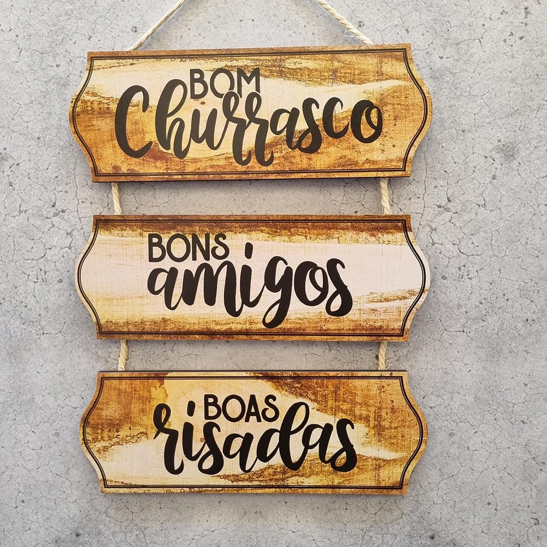 PLACA BOM CHURRASCO, BONS AMIGOS, BOAS RISADAS - 29x52cm