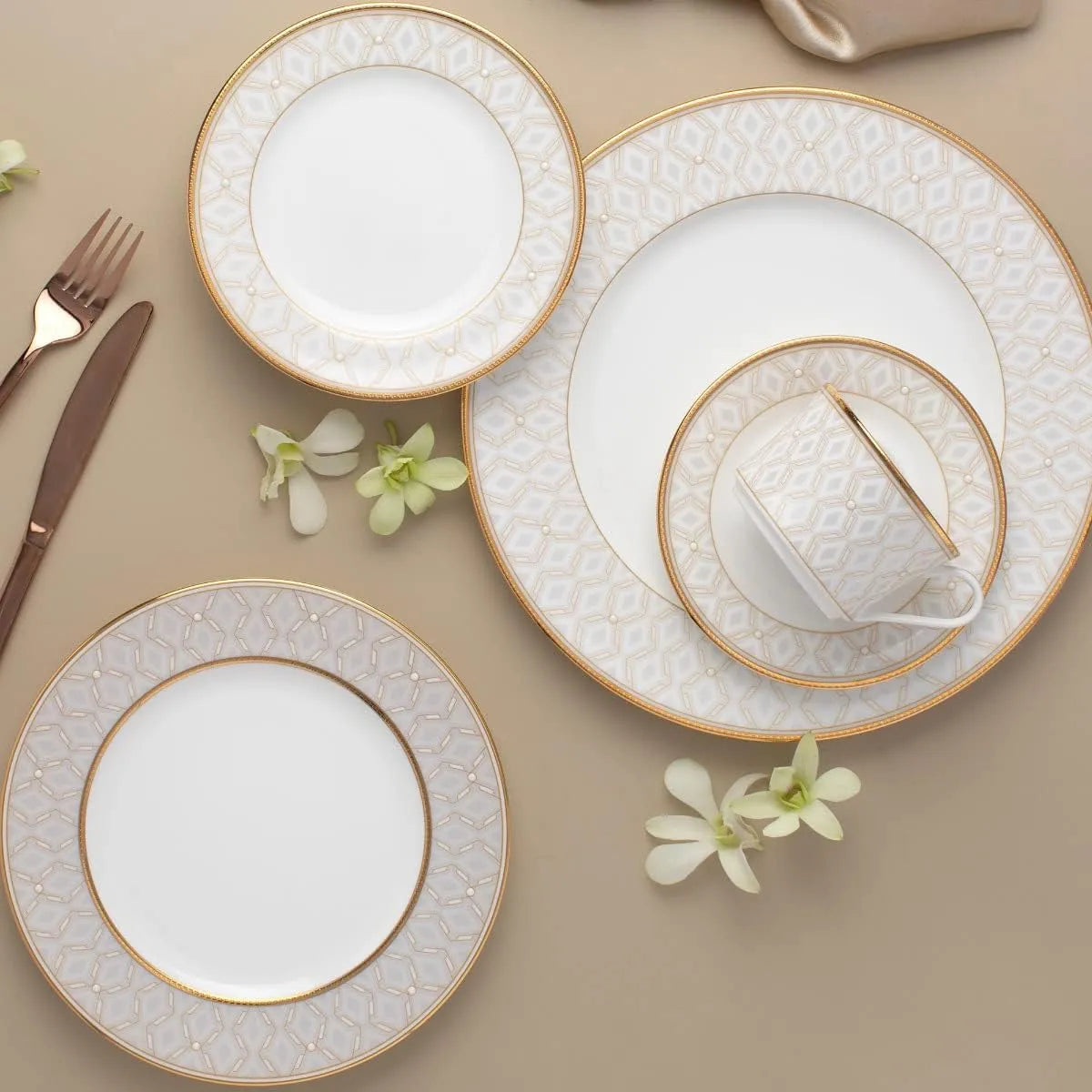 Aparelho de Jantar  Chanel  – 60 peças (com Brinde) | Serve 06 Pessoas