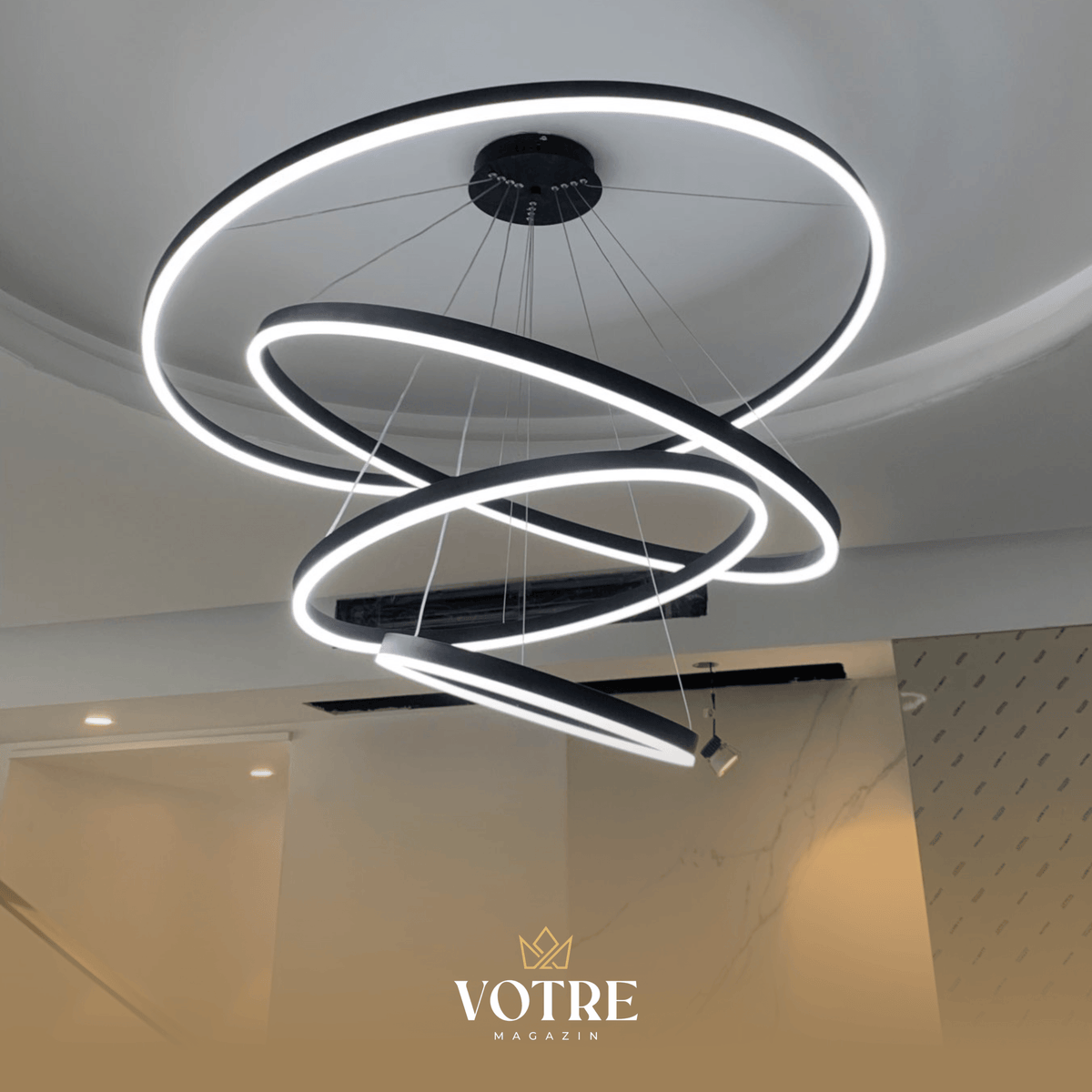 LUSTRE CHANDELIER EM 4 ANÉIS DE LED